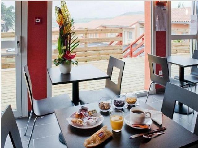 Hotel Cantal Cottages Saint-Georges  Ngoại thất bức ảnh